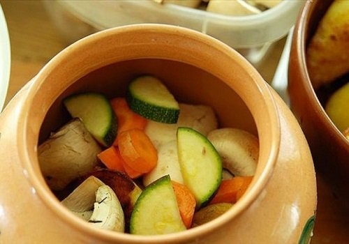 Печеня з баранини з овочами в горщиках в духовці рецепт з фото покроково