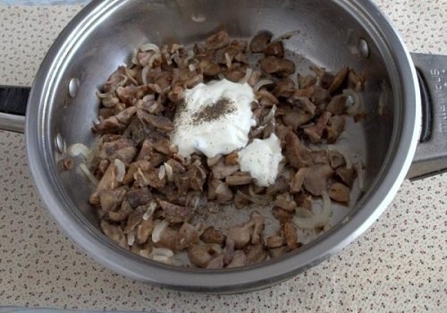 Жульєн з грибами в булочках рецепт з фото в духовці на деку