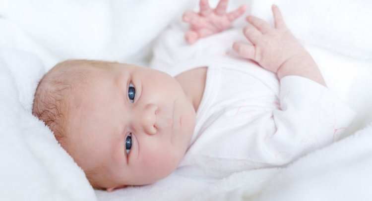 Зір у новонароджених: етапи розвитку