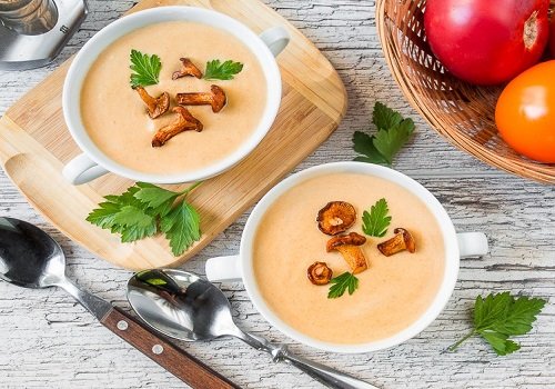 Крем суп з лисичок з вершками домашній рецепт з фото