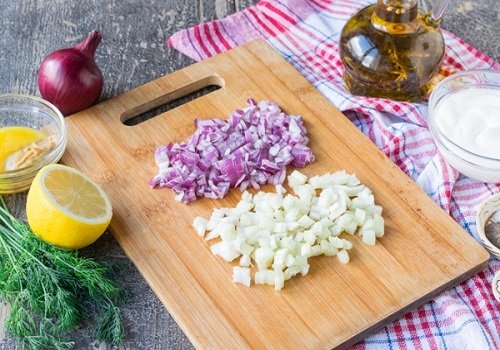 Салат з цвітної капусти з селерою і яйцями покроковий домашній рецепт з фото