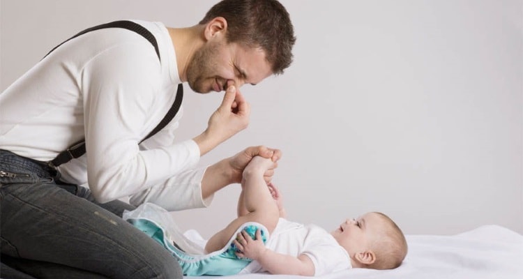 Слиз в калі у немовляти: причини і лікування