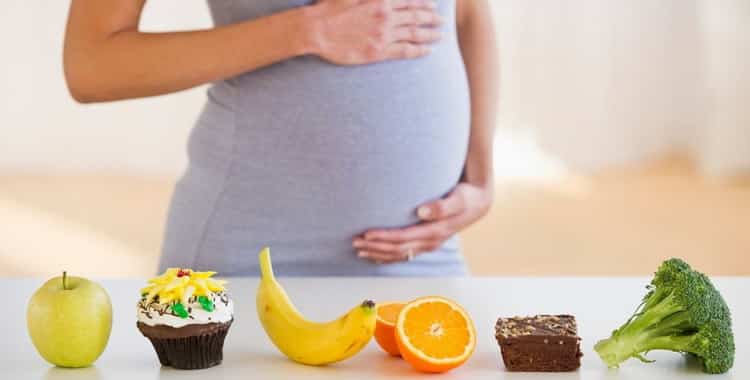Що не можна їсти вагітним: правда і міфи