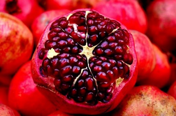 Гранат — що це насправді, фрукт або ягоду?