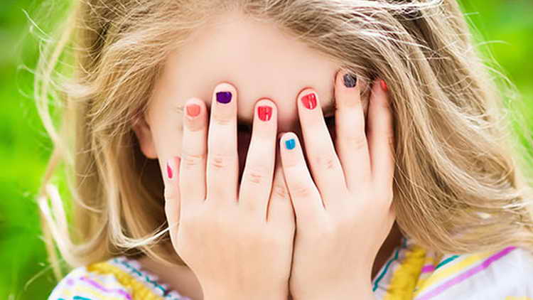 Як легко відучити дитину гризти нігті