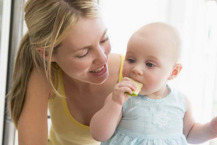 Як можна навчити дитину жувати