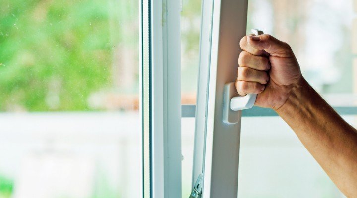 Як вибрати якісні пластикові вікна в квартиру і для приватного будинку
