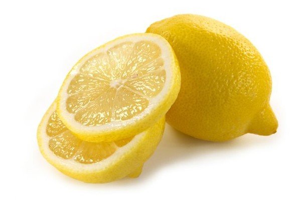 Які корисні вітаміни містяться в лимоні