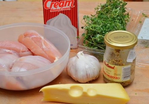 Куряче філе у вершковому соусі в духовці під сиром домашній рецепт з фото