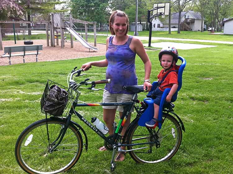 Ездить на велосипеде беременной. Велосипед для беременных. Езда на велосипеде беременным. Катаются ли беременные на велосипеде.