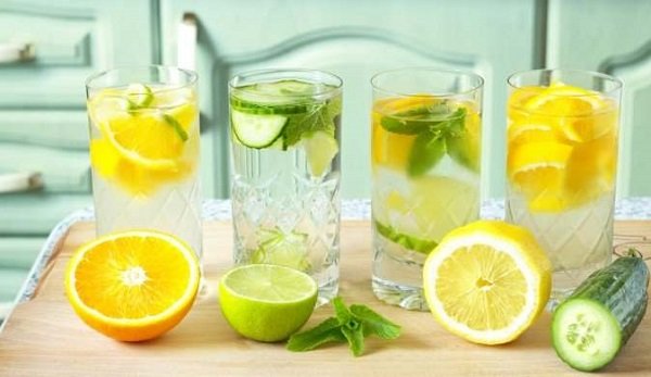 Користь і шкода води з лимоном — для чого вживають