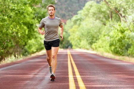 Скільки калорій витрачається під час бігу і ходьби?