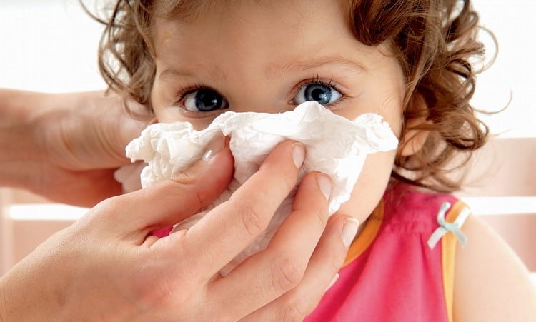 Складні краплі в ніс для дітей: рецепти приготування