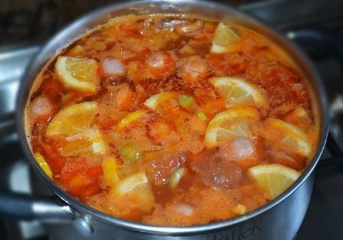 Солянка з сосисками рецепт приготування простий і смачний