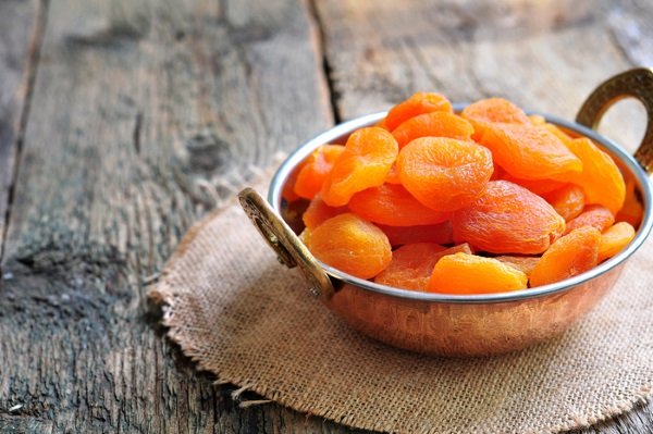 Сушений абрикос — як називаються види, користь і шкода