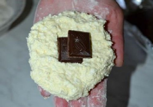 Сирники з шоколадною начинкою рецепт з фото покроково на сковороді