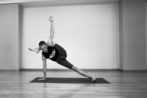 12 асан з йоги просунутого рівня