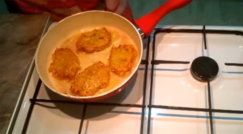 Картопляні деруни — 6 рецептів, як приготувати деруни з картоплі
