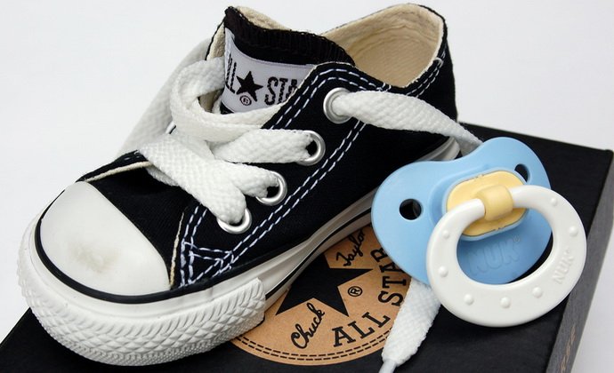 Як вибрати першу взуття малюкові