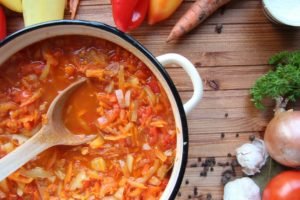 Лечо з морквою на зиму: найкращі рецепти з фото
