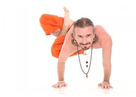 Опис і принципи практики ішвара йоги