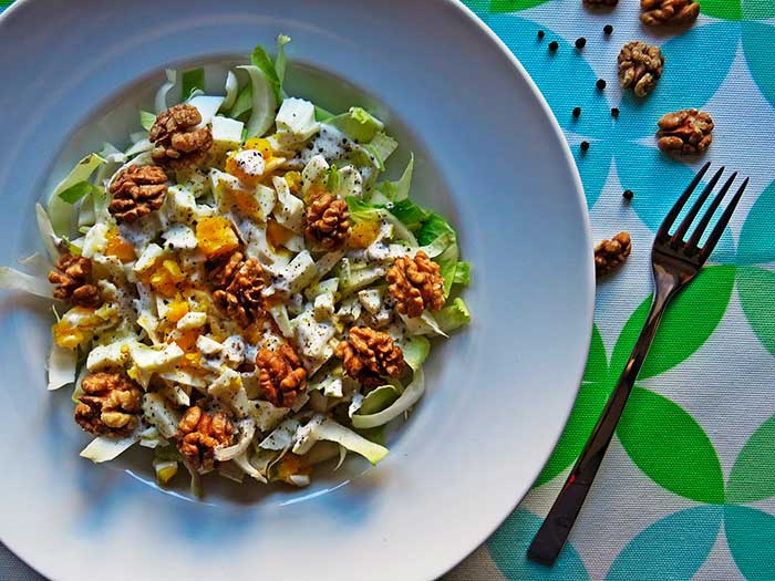 Салат з волоськими горіхами на Новий Рік 2022 — 13 рецептів простих салатів