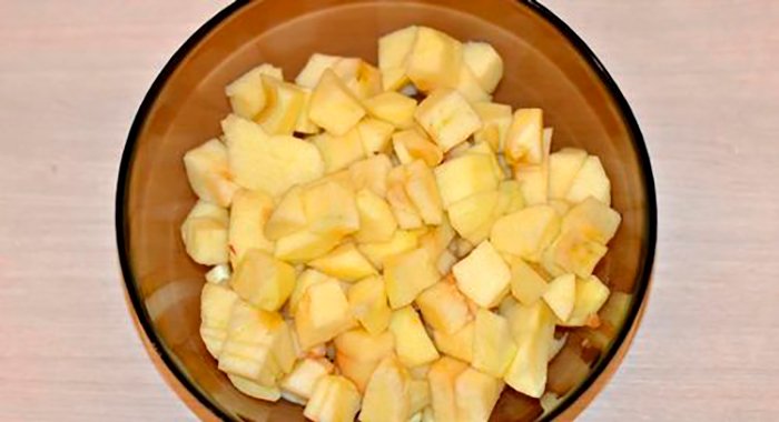 Найсмачніша яблучна шарлотка, 12 покрокових рецептів