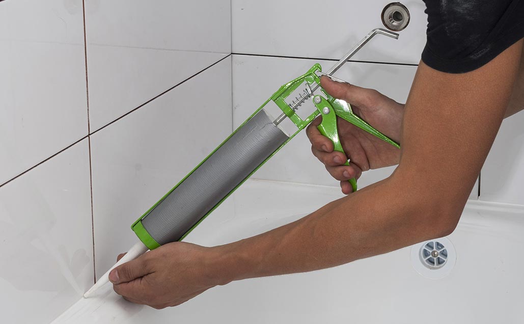 Силіконова затирка для швів плитки у ванній кімнаті як вибрати?