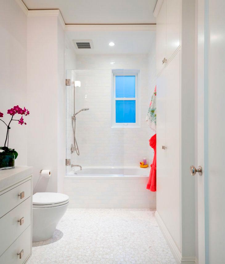 Біла плитка у ванній кімнаті: 80+ фото інтерєру ванної з білою керамічною плиткою