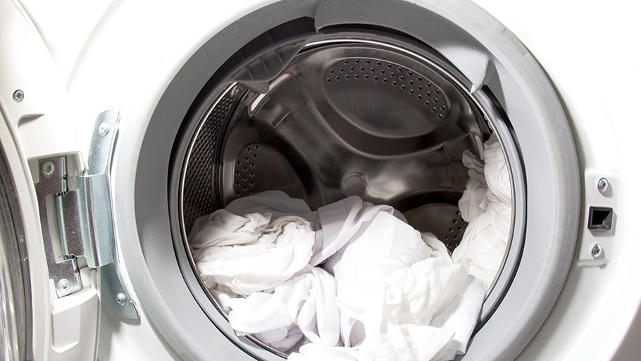 Як прати медичний халат, щоб він залишався білий, в пральній машині і в ручну