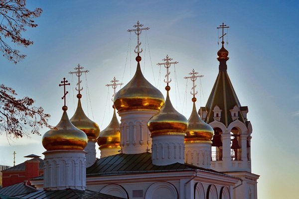 Купол церкви, види церковних куполів, чому куполи церков різного кольору, кількість куполів та їх значення, що означає колір куполів на православних храмах, з чого роблять маківки церков