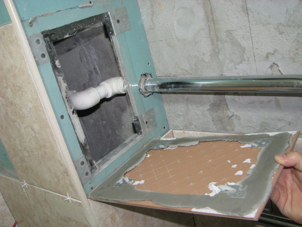 Люк для ванної під плитку: розміри, установка ревізійного люка під плитку у ванній кімнаті