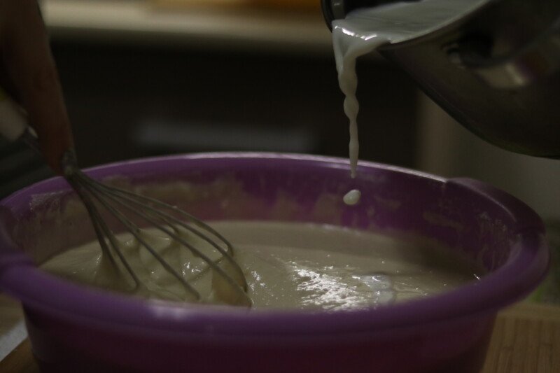 Класичні млинці на молоці + простий рецепт тіста на тонкі млинці