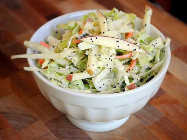 Салати зі свіжої капусти – 17 дуже смачних рецептів