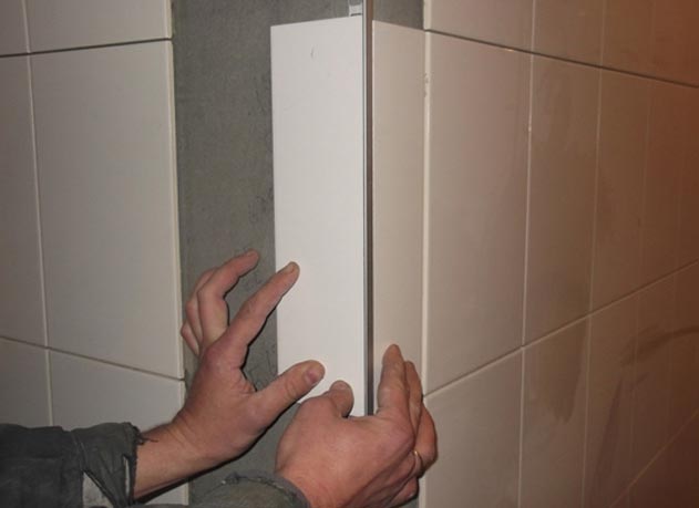 Укладання плитки у ванній кімнаті Як покласти плитку у ванній своїми руками?