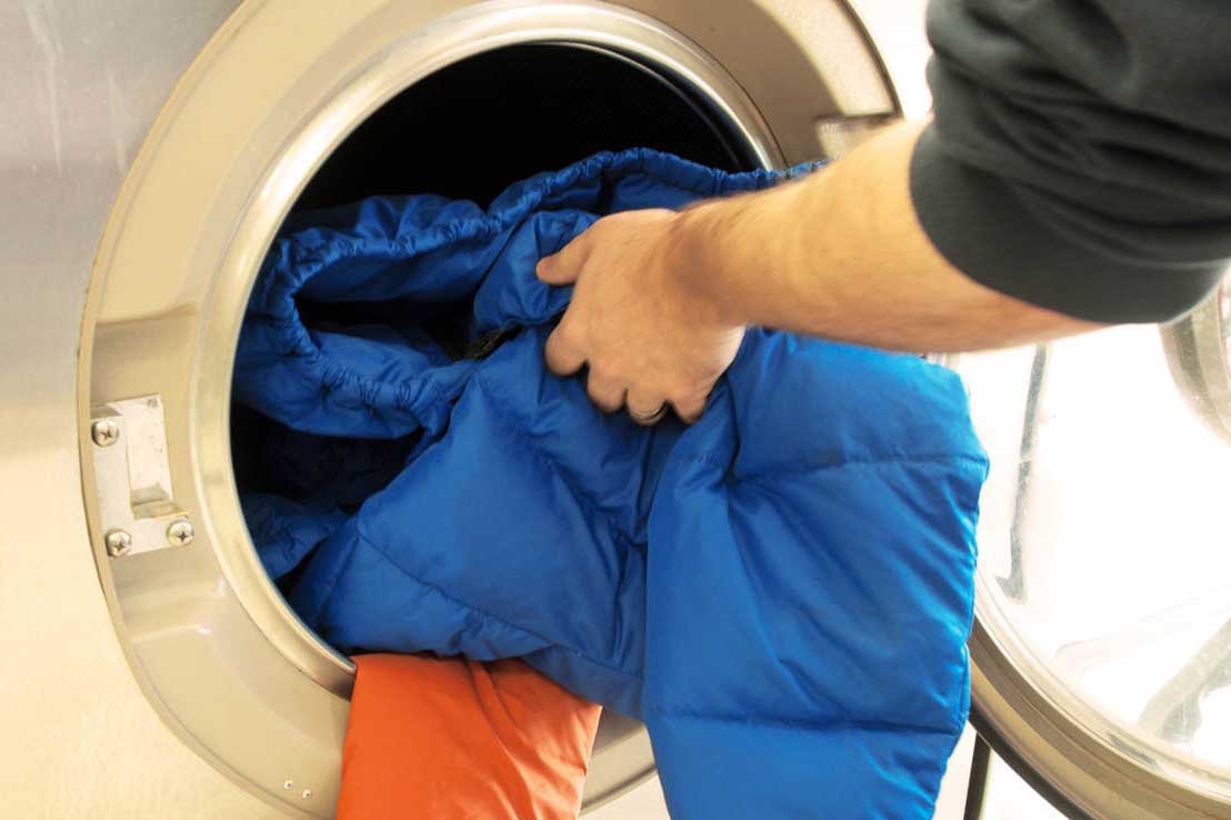 Як правильно прати гірськолижний костюм: у пральній машині і в ручну