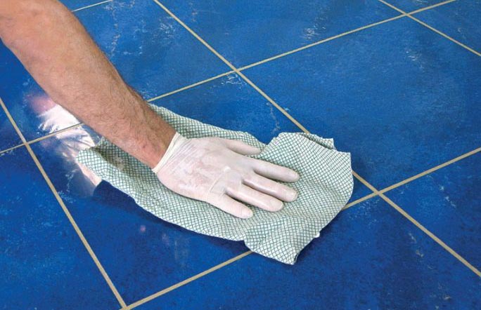 Як затирати шви на плитці на підлозі своїми руками: відео, як затерти шви на плитці на підлозі затіркою