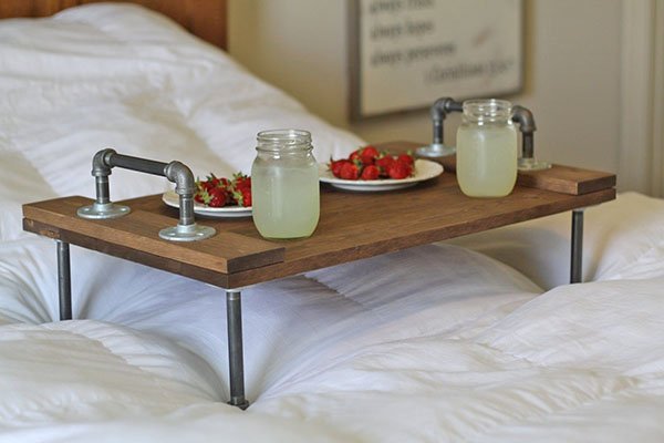 Ліжковий столик для сніданку, виготовлення своїми руками, відео