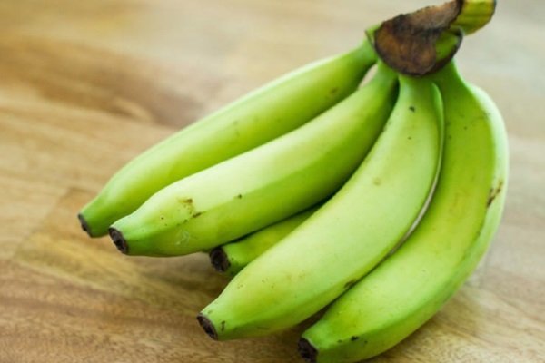Як впливає банан на організм – кріпить або проносить стілець