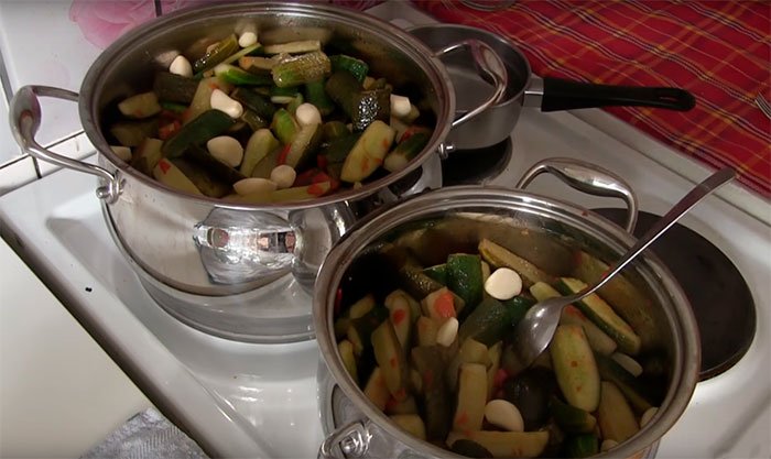 Лечо з огірків на зиму. 4 рецепта неймовірно смачною заготовки пальчики оближеш + відео