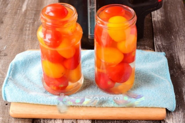 Засолювання помідорів черрі на зиму. Самі солодкі і смачні рецепти в банках + відео
