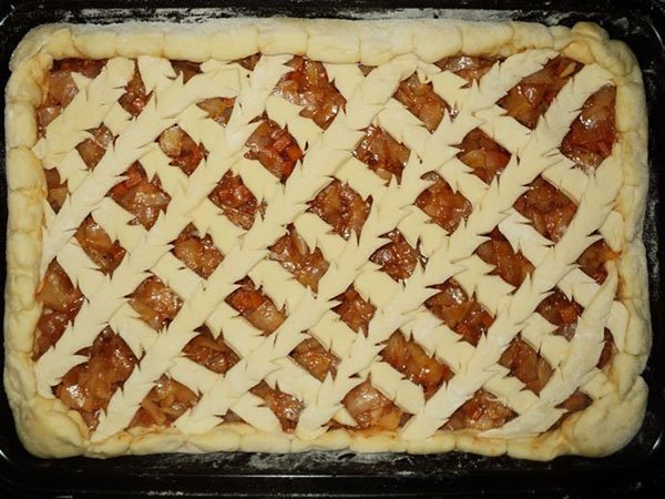 Рецепт пирога з джемом з листкового і пісочного тіста, фото