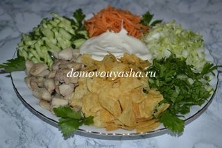 Салат Цап у городі з чіпсами: простий рецепт