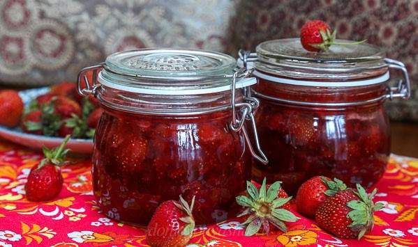 Полуничний джем: 10 рецептів, як приготувати густий і смачний джем з полуниці