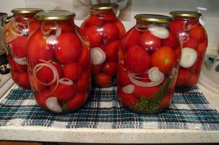 Солодкі мариновані помідори на зиму в літрових банках: дуже смачні рецепти