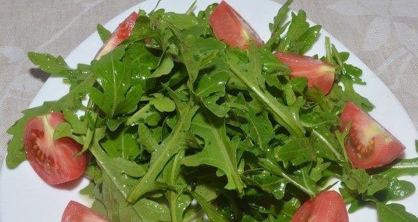 Салат з руколою рецепти салатів з додаванням тунця, авокадо