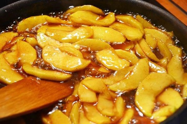 Яблука в карамелі рецепти приготування в домашніх умовах