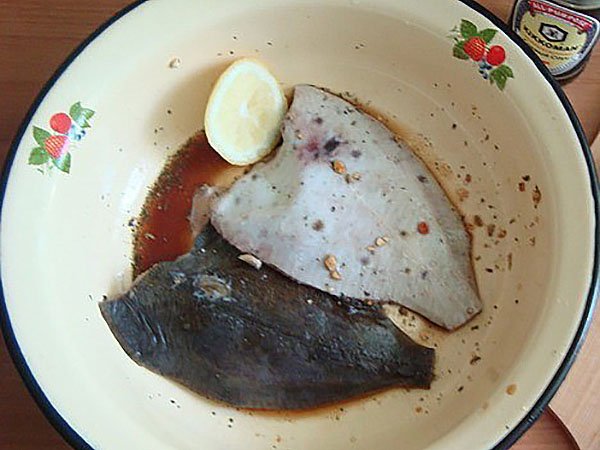 Камбала, запечена в духовці простий рецепт з покроковим фото, відео