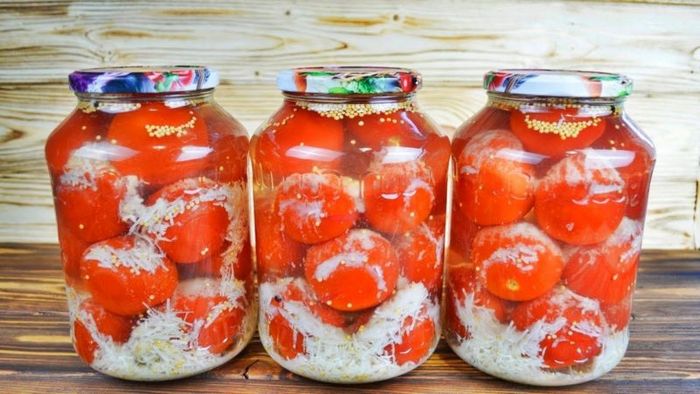 Мариновані помідори в снігу покрокові фото рецепти