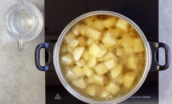 Рецепти суп пюре з картоплі з грінками, вершками, грибами